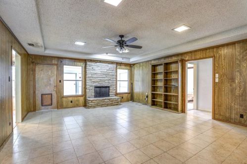 3516 Kelvin Ave, Fort Worth, TX 76133-4209