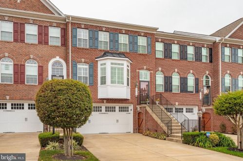 5917 Riverside Dr, Woodbridge, VA 22193-3798