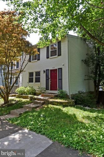 8159 Crystal Creek Ct, Springfield, VA 22153-3707