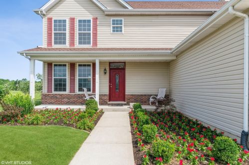 2007 Stone Hedge Ct, Kankakee, IL 60901-6400