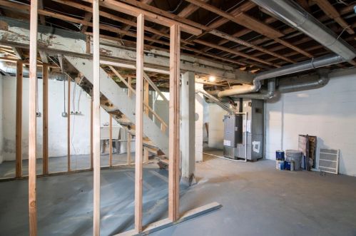 5218 Charloe St, Cincinnati OH  45227-1034 exterior