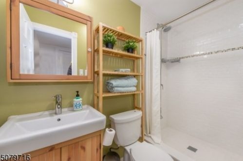 11 Hillcrest Dr, Dover NJ  07869-4513 exterior