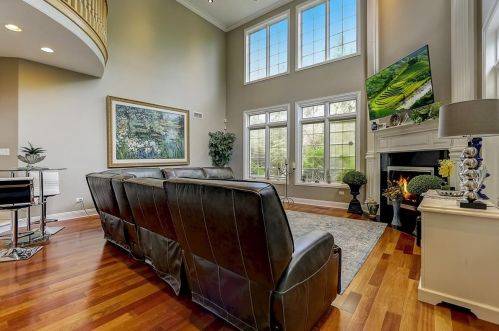 6919 Fieldstone Dr, Willowbrook IL  60527-5295 exterior