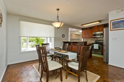 39 Makaweli St, Honolulu HI  96825-2148 exterior