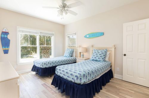 2307 Palm Blvd, Isle Of Palms SC  29451-2351 exterior