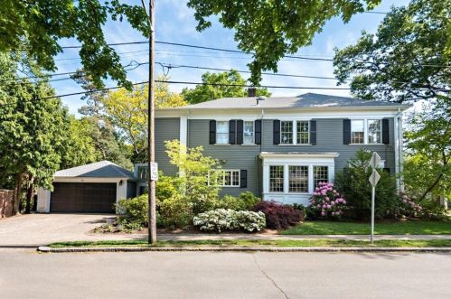 91 Grotto Ave, Providence, RI 02906-5609