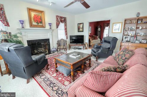 1020 Steeplechase Dr, Lancaster PA  17601-1779 exterior