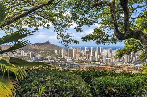 2659 Tantalus Dr, Honolulu HI  96813-1202 exterior