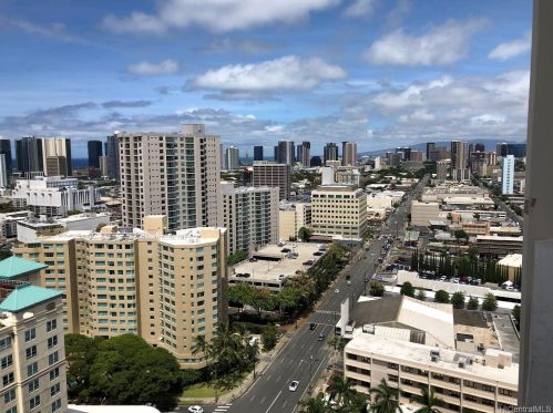 1212 Punahou St, Honolulu HI  96826-1031 exterior