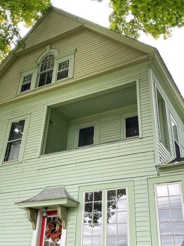 6 Highland Ave, Hinsdale, NH 03451-2102