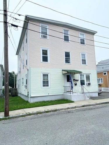 15 Martin St, Warren, RI 02885-2509