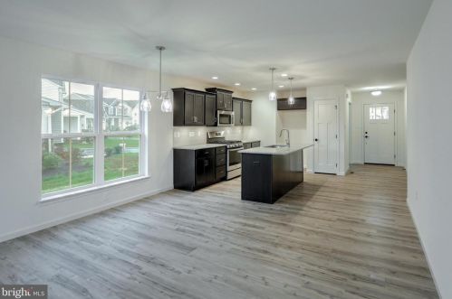 946 North St, Carlisle, PA 17013-1746