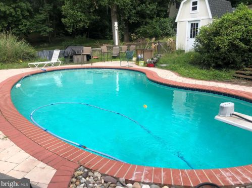 2890 Spg Lk Dr, Davidsonville MD 21035-1230 exterior