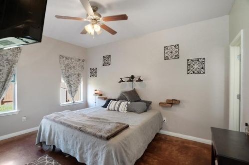 4514 Credo Ln, Austin TX  78725-2929 exterior