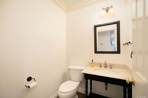 15 Salton, Irvine CA  92602-2425 exterior