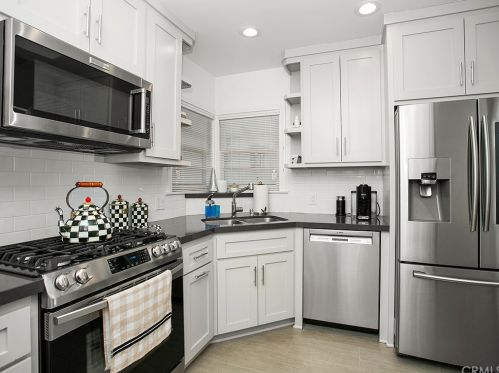 645 Ivy St, Glendale CA  91204-1027 exterior