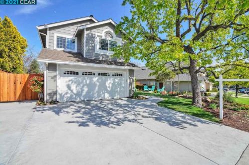 7873 Shady Creek Rd, Pleasanton, CA 94568-3706