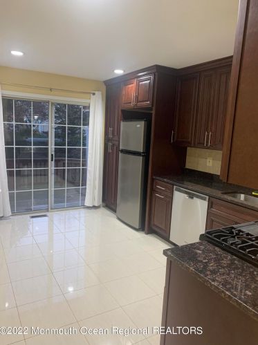 49 Bristel Rd, Holmdel Village, NJ 07733-2721