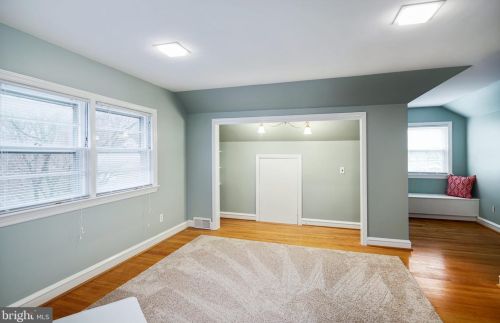 348 Kings Hwy, Tavistock NJ 08033-1205 exterior