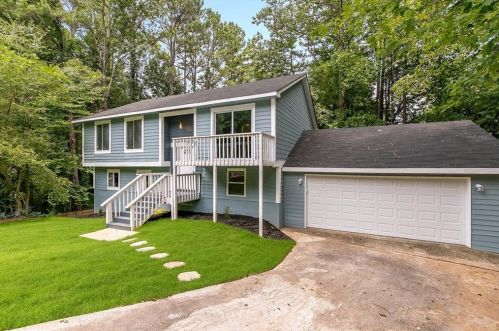 816 Mather Ct, Stone Mountain, GA 30088-1919