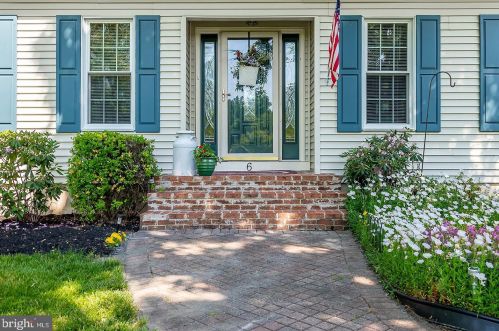 6 Spring Hill Dr, Auburn, NJ 08085-3727