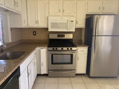 2002 Woodbridge Commons Way, Iselin, NJ 08830-3046