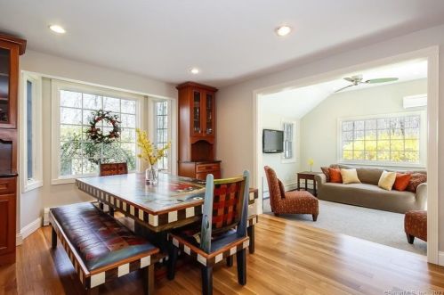 12 Walnut Pl, Wilton CT  06897-2324 exterior