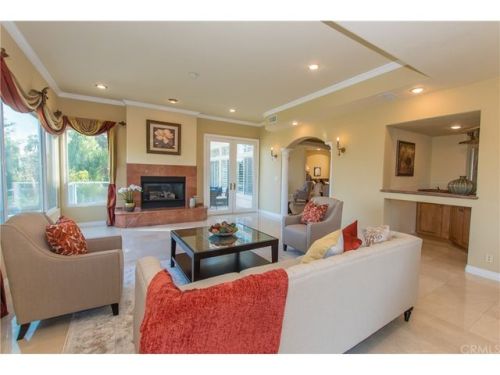 327 Royal Ridge Dr, Anaheim, CA 92807-4053