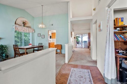 7639 Freestone Ln, Juniper Hills, CA 93543-3011
