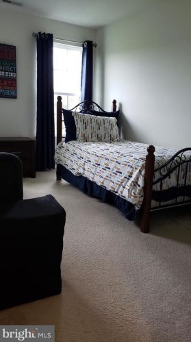 6 Sundance Dr, Trenton NJ 08619-3968 exterior