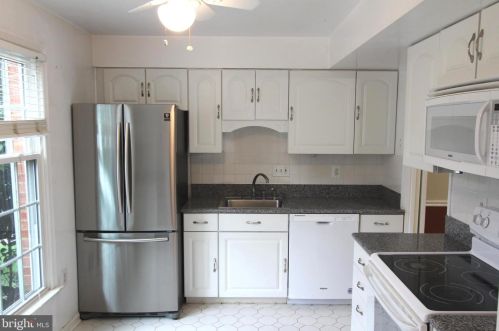 7085 Leestone St, Springfield VA  22151-3520 exterior
