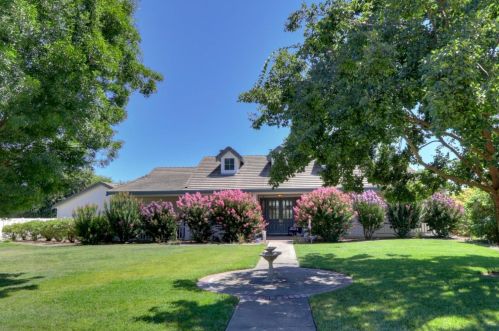8593 Brahma Way, Elk Grove, CA 95624-9311