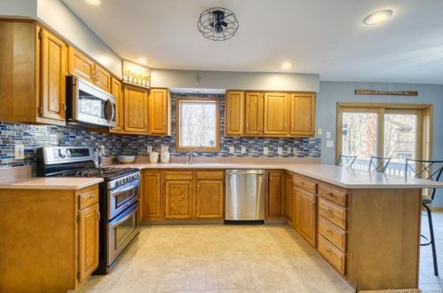 43 Wapping Wood Rd, Ellington, CT 06029-3922