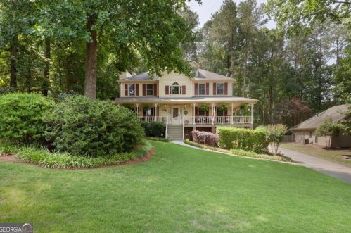 765 Edgewater Ln, Kennesaw, GA 30144-5119
