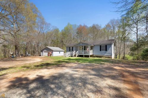 279 Ridgeway Rd, Milner, GA 30257-3100