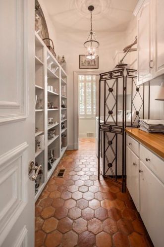 7 Harris Gln, Atlanta GA  30327-3842 exterior