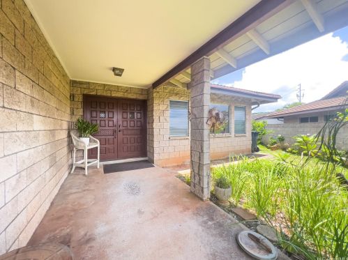 1579 Ala Noni Pl, Honolulu HI  96818-1536 exterior