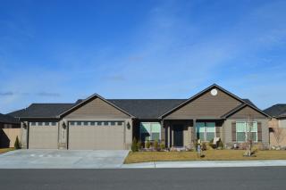 4709 Tamarisk Dr, Pasco, WA 99301-8389