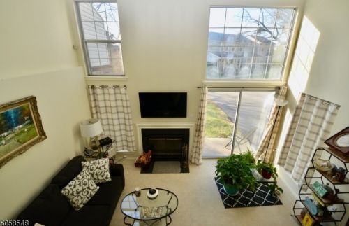 20 Green Heron Dr, Hackettstown, NJ 07840-3300