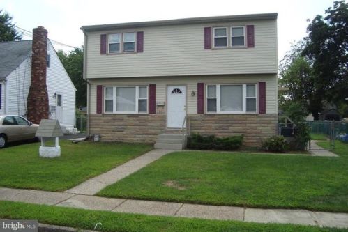 40 8th Ave, Runnemede, NJ 08078-1123