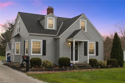 1050 Cleveland Ave, Vermilion OH  44001-1617 exterior