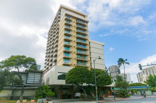 2045 Kalakaua Ave, Honolulu HI  96815-5118 exterior