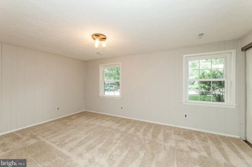 5144 Bradfield Dr, Annandale, VA 22003-4012