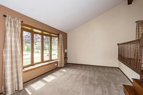 17526 Pecan Ln, Tinley Park, IL 60487-6134
