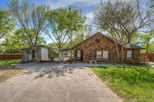 4875 Williams Spring Rd, Fort Worth TX  76135-1621 exterior