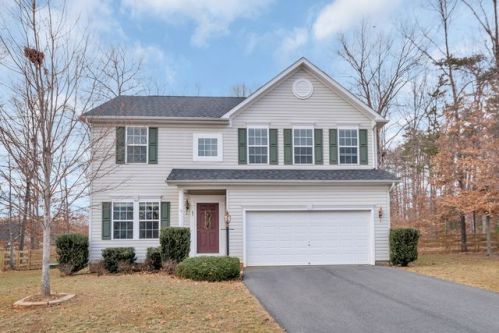 67 Robins Ct, Bybee, VA 22963-2089