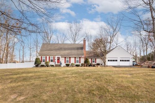 60 Saddle Rd, Waterbury, CT 06716-2044
