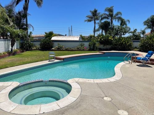 2532 Lark Ellen Ln, Anaheim CA  92806-5606 exterior