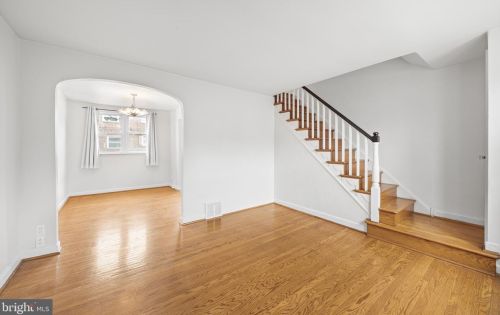 5275 Glenloch St, Philadelphia, PA 19124-1545