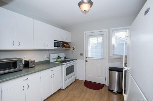 26 Sunrise Cir, Wallingford CT  06492-3225 exterior